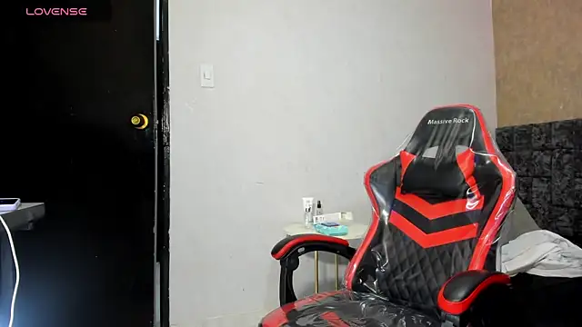 Snapshot of Brizza_H033 chatting on February 2026 08:57:02 PM Brizza H033 online show from February 2026 08:57:02 PM