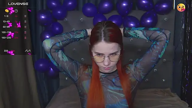 Emily Kente online show from December 2025 01:04:02 AM