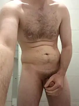 Maxxx32 online show from May 2026 01:56:01 AM