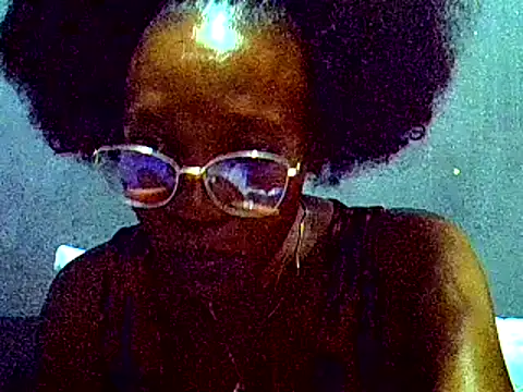 Snapshot of PreettyTee chatting on April 2026 02:16:01 AM PreettyTee online show from April 2026 02:16:01 AM