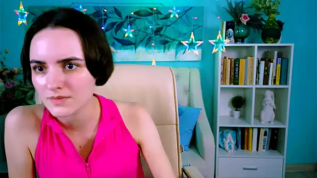 KateWillows online show from November 2025 12:41:02 PM