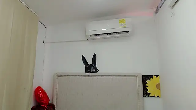 Snapshot of Mishell_hot_ chatting on February 2026 06:59:02 PM Mishell hot online show from February 2026 06:59:02 PM