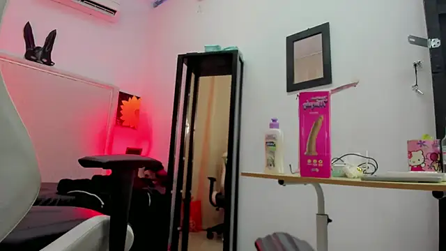 Snapshot of Mishell_hot_ chatting on February 2026 07:47:02 PM Mishell hot online show from February 2026 07:47:02 PM