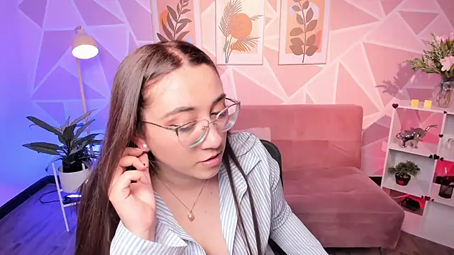 SwettieSammy online show from July 2026 04:39:33 PM