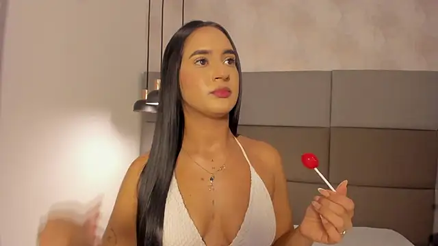 Snapshot of Emily_luve chatting on January 2026 02:30:02 PM Emily luve online show from January 2026 02:30:02 PM