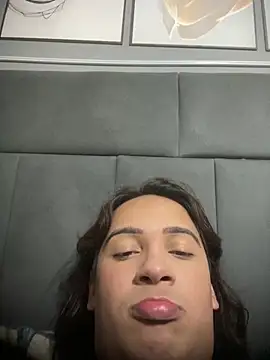 larysinha online show from May 2026 03:13:01 AM