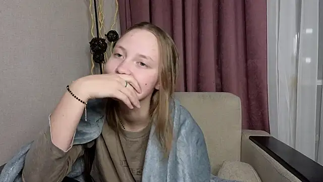 Snapshot of BibiStapler chatting on December 2025 07:09:01 PM BibiStapler online show from December 2025 07:09:01 PM