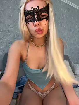 s4rah online show from May 2026 11:17:01 AM