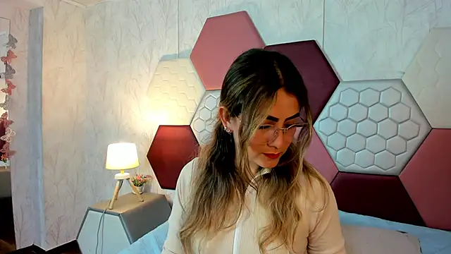 Snapshot of AriaRous chatting on February 2026 04:13:02 PM AriaRous online show from February 2026 04:13:02 PM