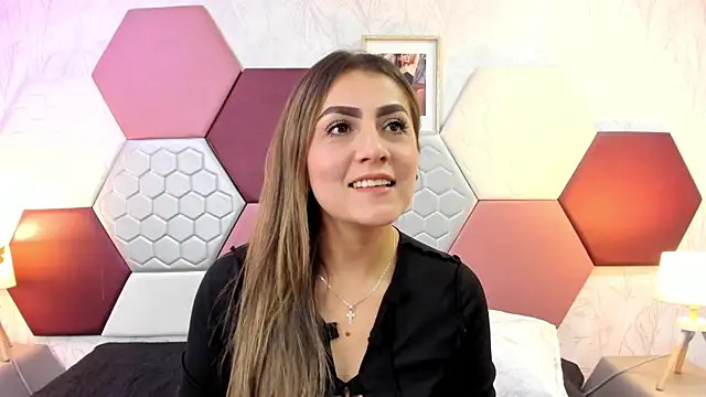 Snapshot of AriaRous chatting on April 2026 04:01:01 PM AriaRous online show from April 2026 04:01:01 PM
