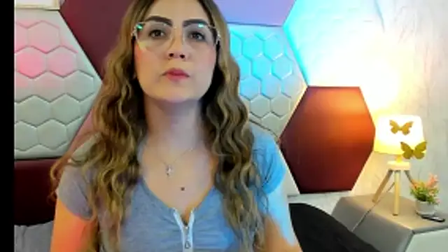Snapshot of AriaRous chatting on April 2026 04:34:02 PM AriaRous online show from April 2026 04:34:02 PM