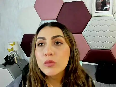 Snapshot of AriaRous chatting on May 2026 03:42:02 PM AriaRous online show from May 2026 03:42:02 PM