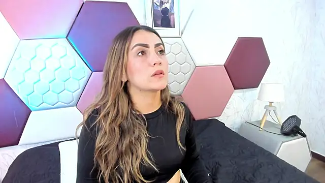 Snapshot of AriaRous chatting on May 2026 05:40:01 PM AriaRous online show from May 2026 05:40:01 PM