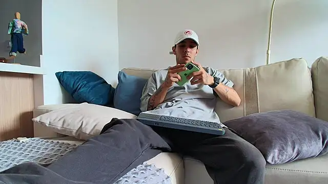 liorvante online show from February 2026 07:03:02 PM