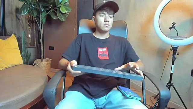 Snapshot of isaac_grimm chatting on February 2026 03:11:01 AM isaac grimm online show from February 2026 03:11:01 AM