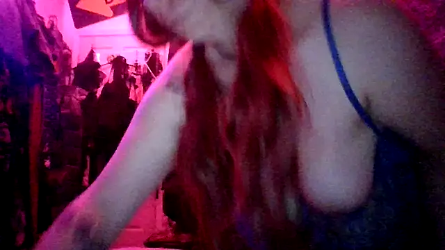 Snapshot of spunfoxxx chatting on December 2025 07:42:01 PM spunfoxxx online show from December 2025 07:42:01 PM