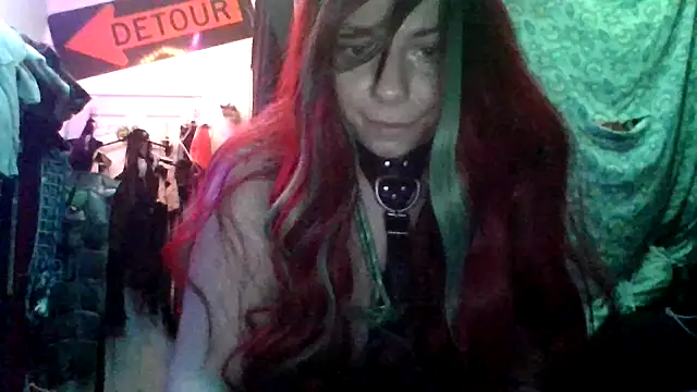 Snapshot of spunfoxxx chatting on December 2025 10:28:02 PM spunfoxxx online show from December 2025 10:28:02 PM