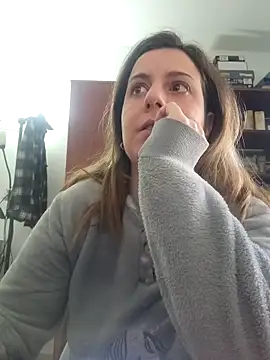 Snapshot of Sareyxon chatting on December 2025 08:23:01 AM Sareyxon online show from December 2025 08:23:01 AM