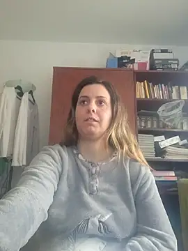 Snapshot of Sareyxon chatting on December 2025 10:21:02 AM Sareyxon online show from December 2025 10:21:02 AM