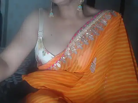 Snapshot of Hotronita123 chatting on April 2026 07:18:01 PM Hotronita123 online show from April 2026 07:18:01 PM