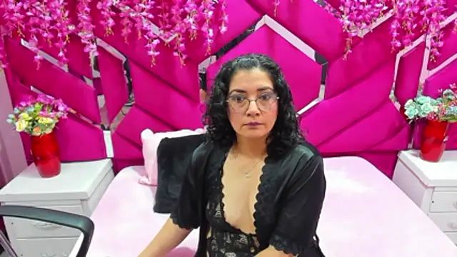 Snapshot of Alexa_Sanz chatting on December 2025 07:20:02 PM Alexa Sanz online show from December 2025 07:20:02 PM