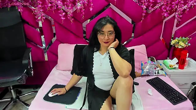 Snapshot of Alexa_Sanz chatting on January 2026 08:07:01 PM Alexa Sanz online show from January 2026 08:07:01 PM