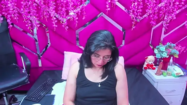 Snapshot of Alexa_Sanz chatting on February 2026 08:25:02 PM Alexa Sanz online show from February 2026 08:25:02 PM