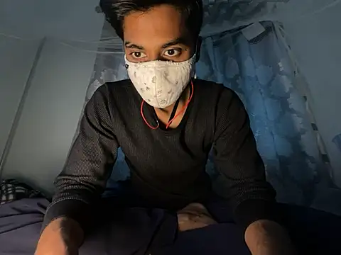 hunterboy2001 online show from December 2025 08:32:02 AM