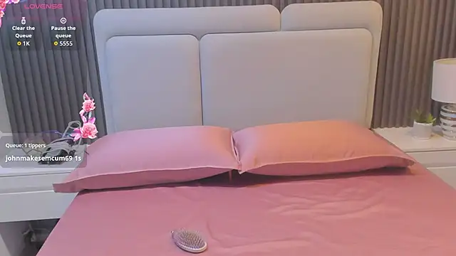 Snapshot of Miia_cute18 chatting on January 2026 11:15:01 AM Miia cute18 online show from January 2026 11:15:01 AM