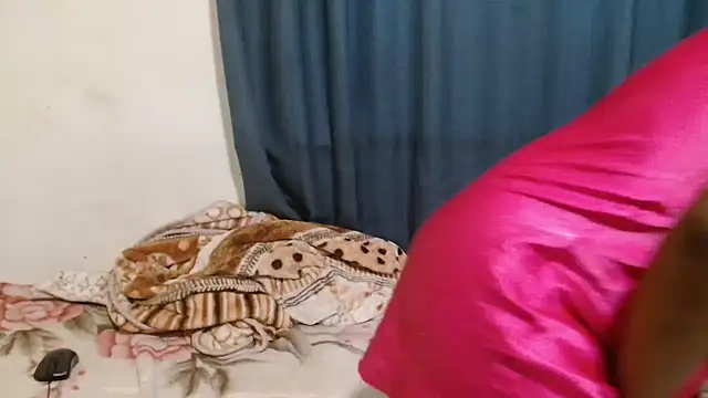 Snapshot of SexyMellow21 chatting on December 2025 01:10:01 AM SexyMellow21 online show from December 2025 01:10:01 AM