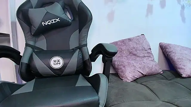 Snapshot of brunette_candyy_ chatting on January 2026 01:35:01 PM brunette candyy online show from January 2026 01:35:01 PM