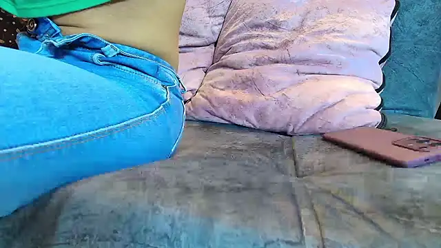 Snapshot of brunette_candyy_ chatting on February 2026 12:21:01 PM brunette candyy online show from February 2026 12:21:01 PM