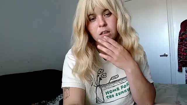 Snapshot of WattledFourth chatting on January 2026 08:54:01 PM WattledFourth online show from January 2026 08:54:01 PM