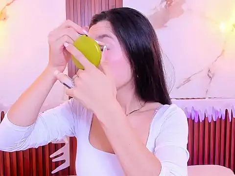 Snapshot of MiaLovely1 chatting on December 2025 07:54:02 PM MiaLovely1 online show from December 2025 07:54:02 PM