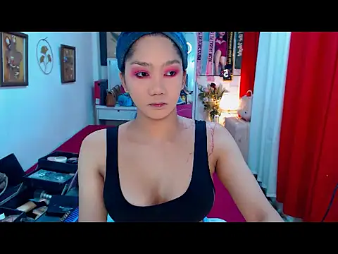 Snapshot of UrScreenGoddess chatting on December 2025 10:37:02 PM UrScreenGoddess online show from December 2025 10:37:02 PM