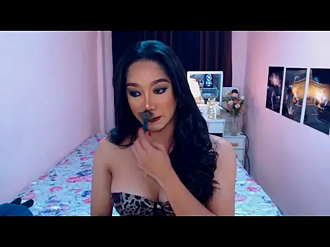 Snapshot of UrScreenGoddess chatting on February 2026 03:24:02 AM UrScreenGoddess online show from February 2026 03:24:02 AM