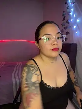 Snapshot of Lindalatina2001 chatting on January 2026 12:05:01 AM Lindalatina2001 online show from January 2026 12:05:01 AM