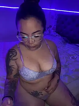 Snapshot of Lindalatina2001 chatting on February 2026 02:38:02 AM Lindalatina2001 online show from February 2026 02:38:02 AM