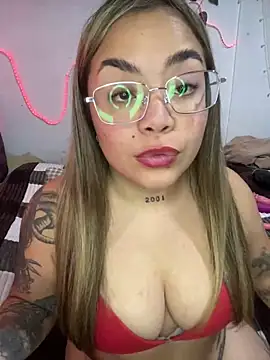 Lindalatina2001 online show from May 2026 02:06:02 AM