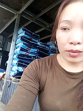 Snapshot of Evelyn-n chatting on December 2025 04:40:01 AM Evelyn-n online show from December 2025 04:40:01 AM