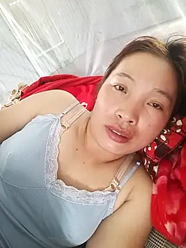 Snapshot of Evelyn-n chatting on December 2025 05:14:01 AM Evelyn-n online show from December 2025 05:14:01 AM