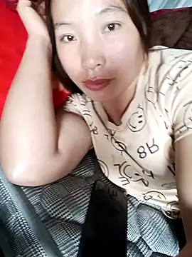 Snapshot of Evelyn-n chatting on January 2026 05:33:02 AM Evelyn-n online show from January 2026 05:33:02 AM