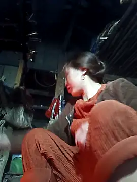 Snapshot of Evelyn-n chatting on February 2026 12:31:01 PM Evelyn-n online show from February 2026 12:31:01 PM