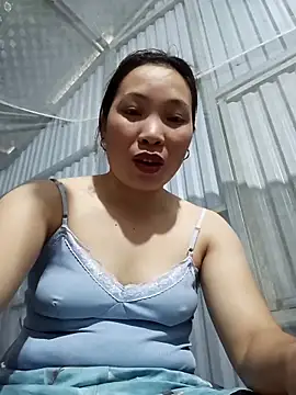 Snapshot of Evelyn-n chatting on February 2026 01:56:02 AM Evelyn-n online show from February 2026 01:56:02 AM