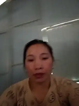 Snapshot of Evelyn-n chatting on February 2026 05:58:01 AM Evelyn-n online show from February 2026 05:58:01 AM