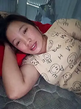 Snapshot of Evelyn-n chatting on February 2026 02:30:01 AM Evelyn-n online show from February 2026 02:30:01 AM