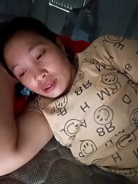 Snapshot of Evelyn-n chatting on February 2026 06:26:01 AM Evelyn-n online show from February 2026 06:26:01 AM