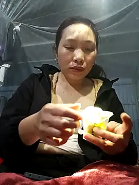 Snapshot of Evelyn-n chatting on February 2026 11:38:02 PM Evelyn-n online show from February 2026 11:38:02 PM