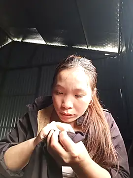 Snapshot of Evelyn-n chatting on February 2026 12:56:02 AM Evelyn-n online show from February 2026 12:56:02 AM