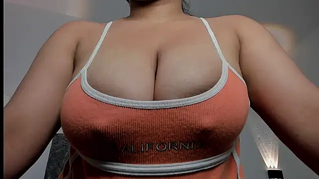 Snapshot of Mia_Allenn chatting on February 2026 12:34:02 PM Mia Allenn online show from February 2026 12:34:02 PM